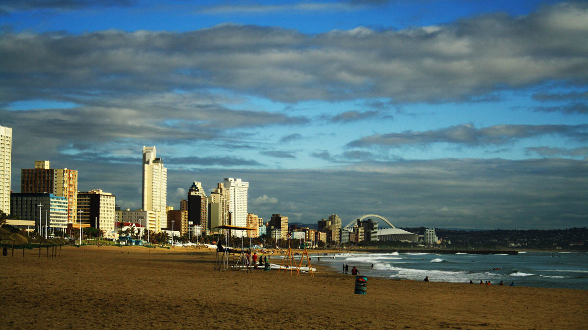 Blick auf Durban am Strand