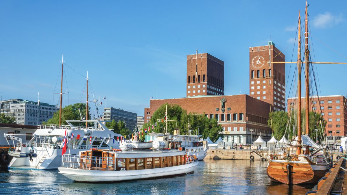 Boote vor Osloer Rathaus