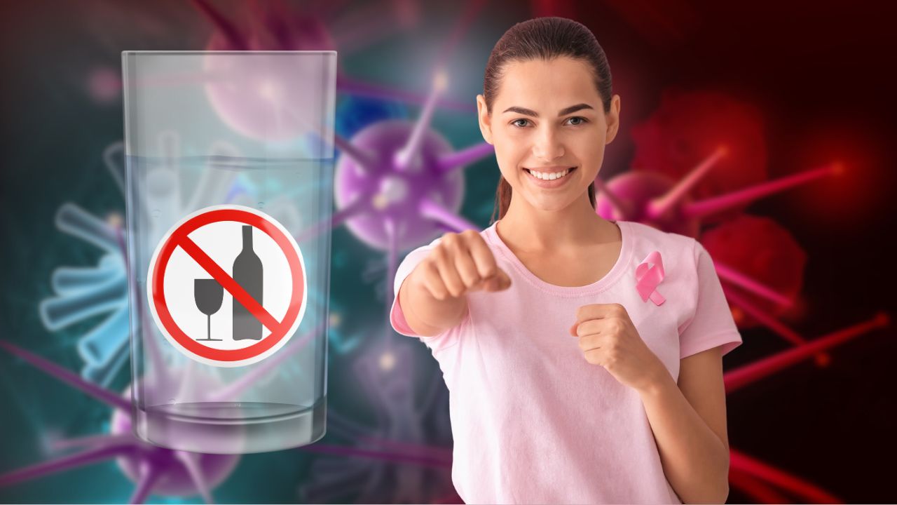 Vor dem Hintergrund verschwommener Krebszellen ist ein Wasserglas mit dem Aufkleber 'Kein Alkohol' zu sehen. Daneben steht eine Frau mit Krebsschleife in Kampfhaltung.