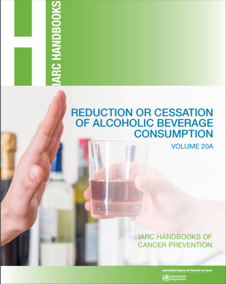 Titelseite des IARC-Handbuches Band 20A 'Reduction or Cessation of Alcoholic Beverage Consumption'.