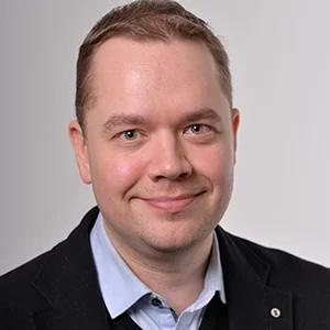 Porträt von Juha Mikkonen.